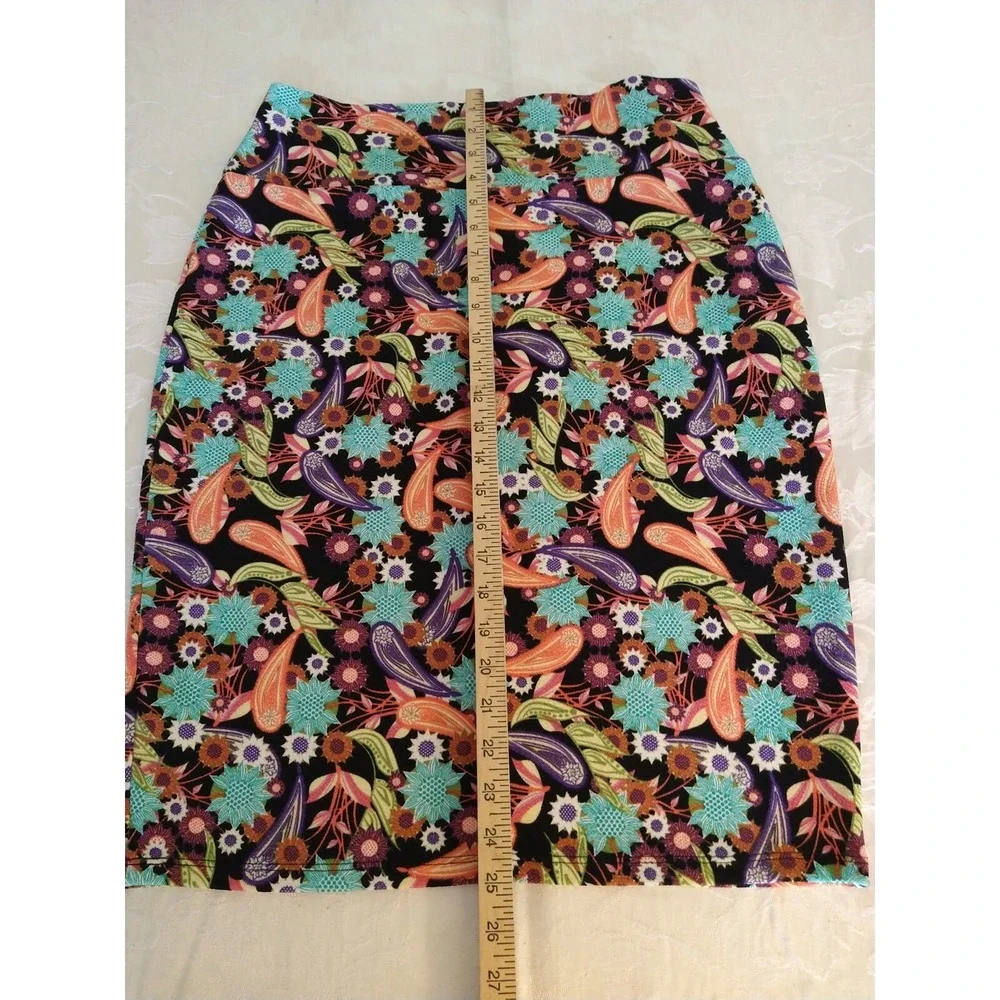 LuLaRoe Skirt Ladies‎ Size L Purple Easter Stretch Straight Knee Length (E#10)